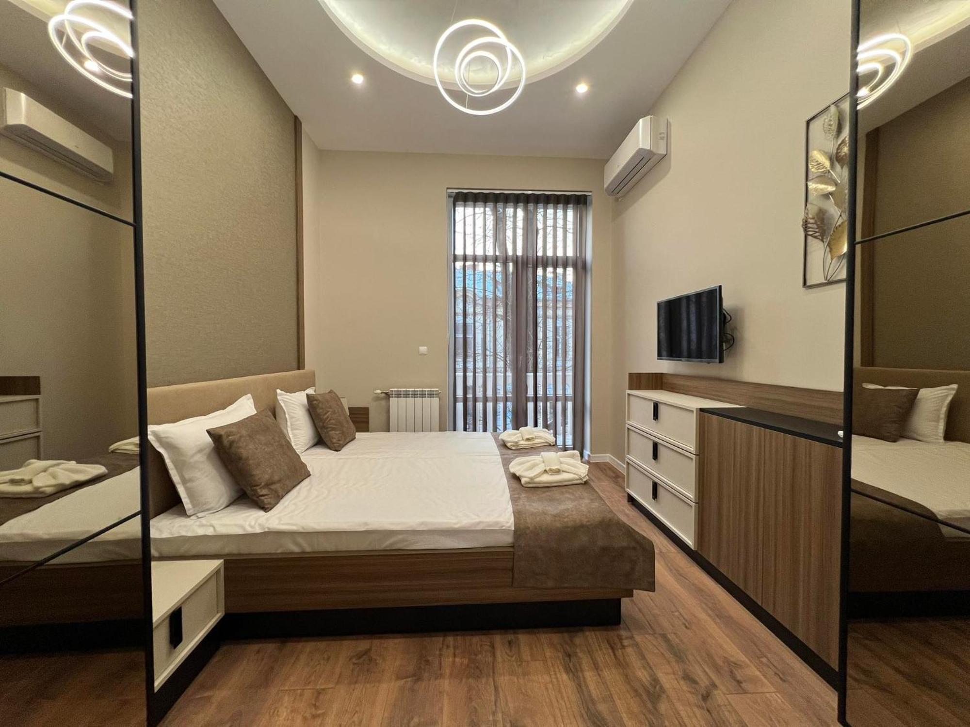 Хотел Vip Apart House Pleven ภายนอก รูปภาพ