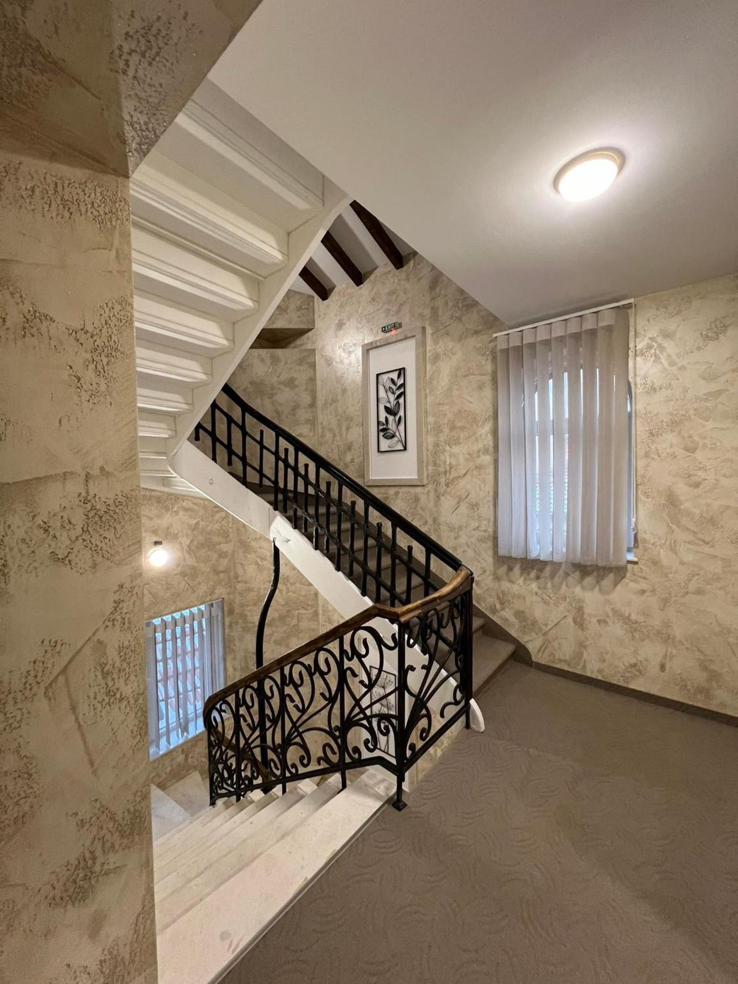 Хотел Vip Apart House Pleven ภายนอก รูปภาพ