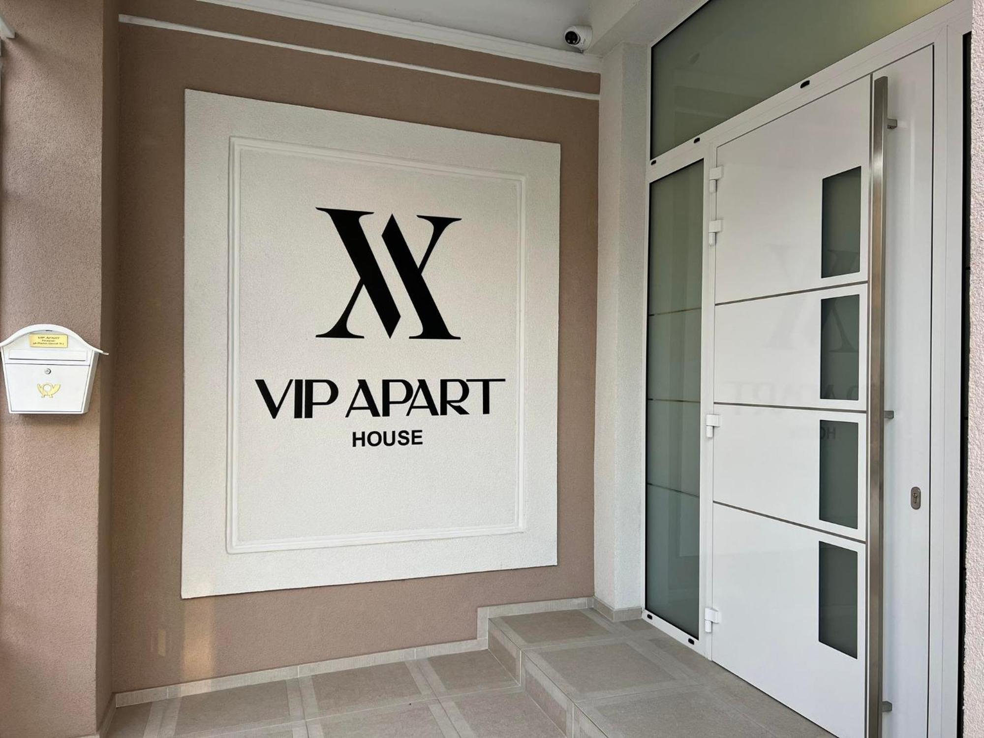Хотел Vip Apart House Pleven ภายนอก รูปภาพ