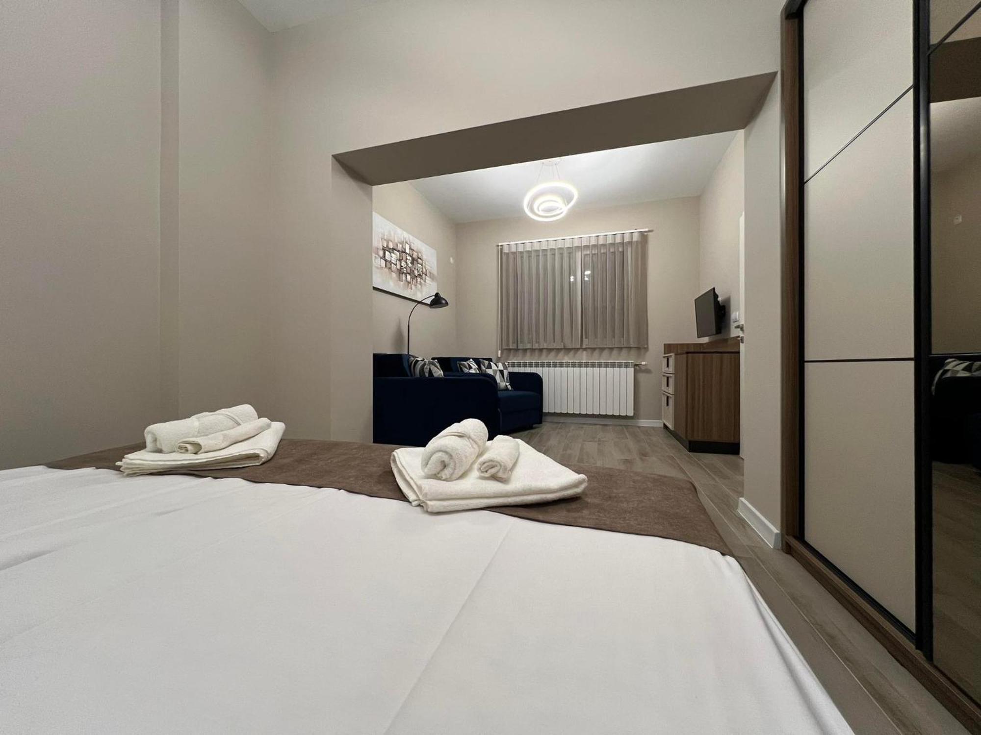 Хотел Vip Apart House Pleven ภายนอก รูปภาพ