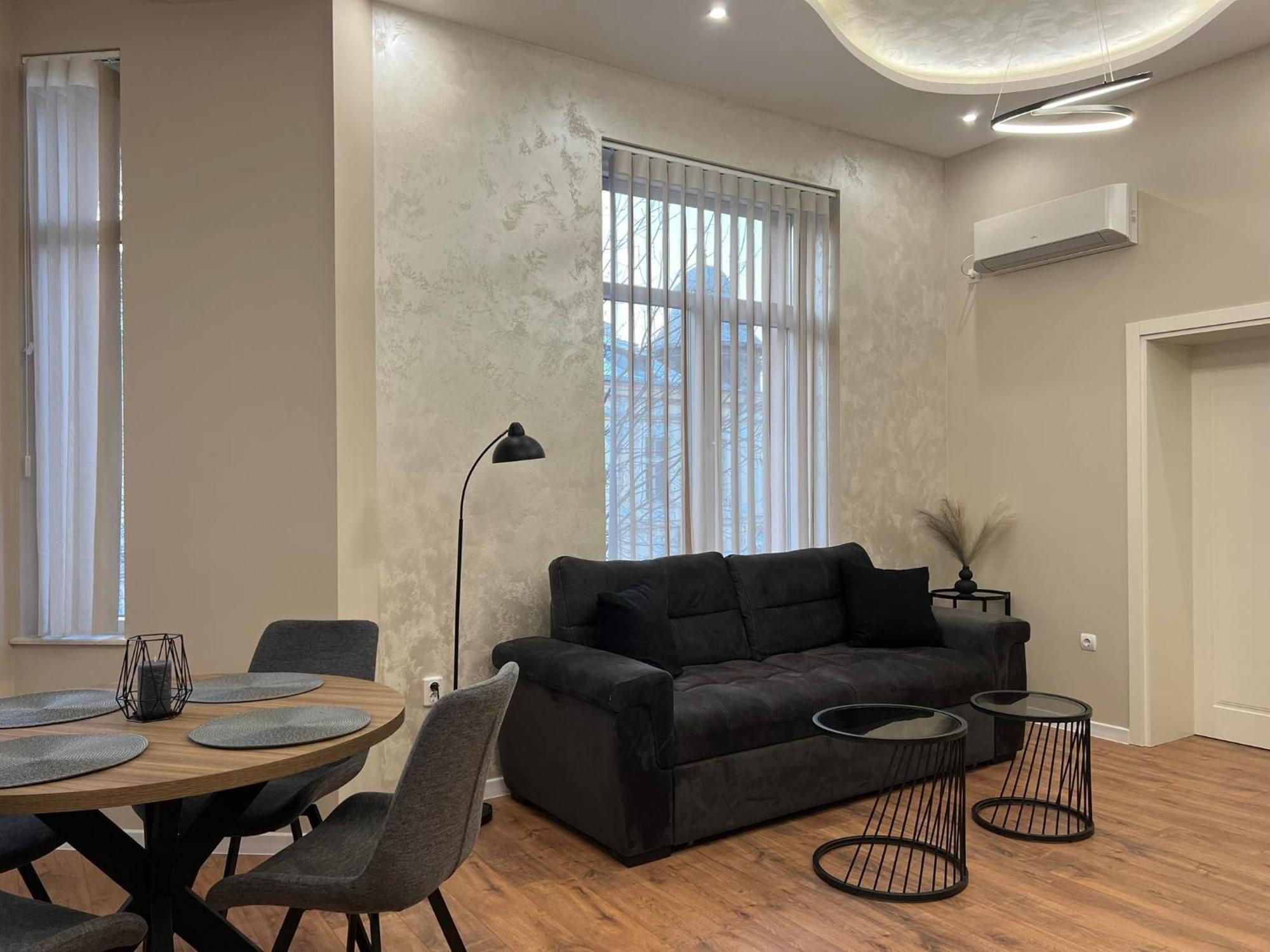 Хотел Vip Apart House Pleven ภายนอก รูปภาพ